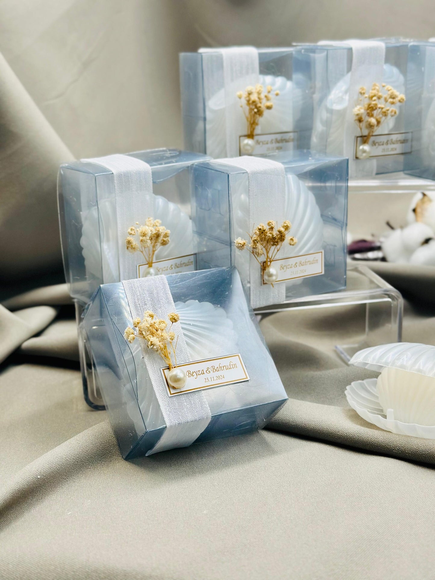 Personalized Oyster Candle, Wedding Candle Favors, Rose Candle Gift, Bridemaid Favors for Guest, Favor for Wedding, Elegant Wedding Candle